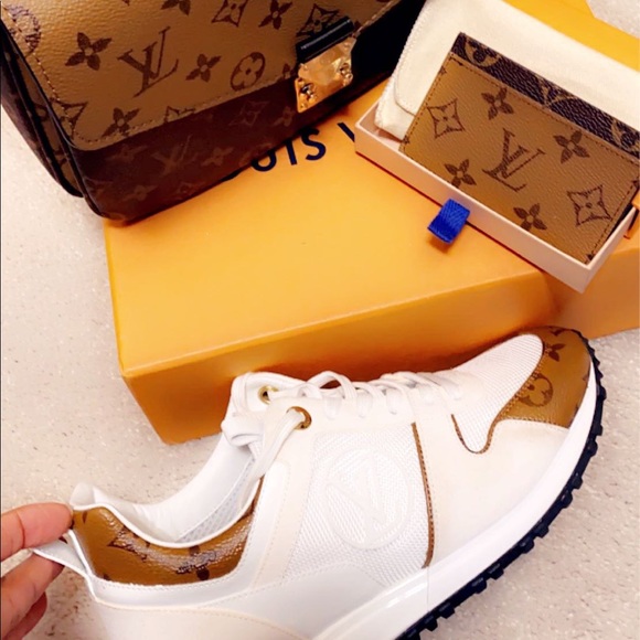 🦄Louis Vuitton Reverse Monogram Run Aways🦄 - Picture 5 of 6